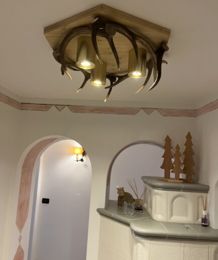Lampadario a Corna di Cervo