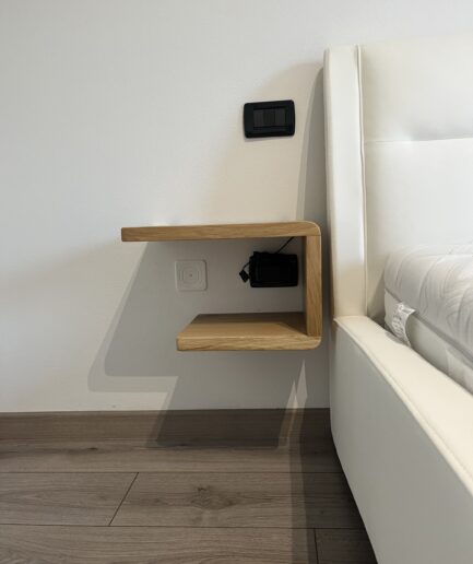 Comodino in Rovere Massello